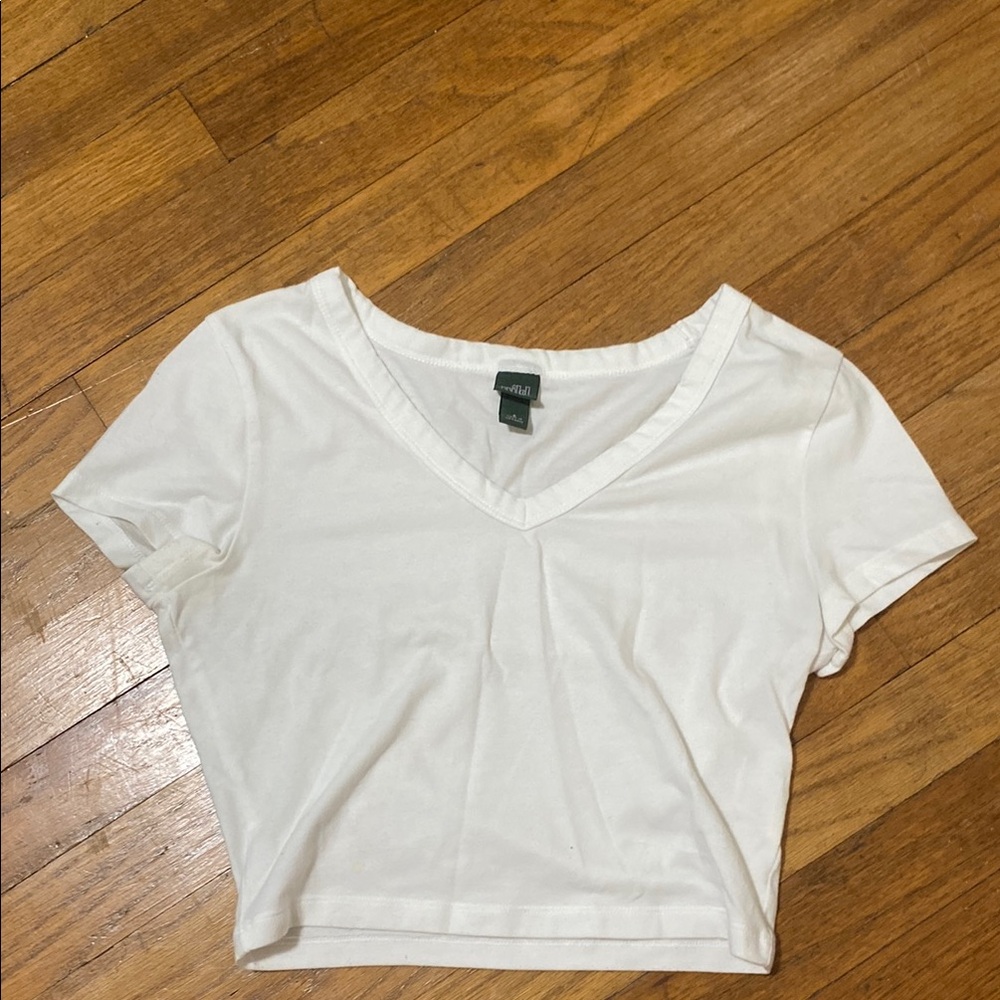 Wild Fable White Crop T-Shirt Fitted Style